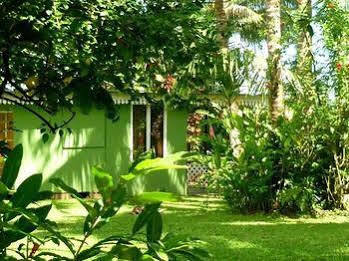 Bonjouir Lodge Paradise Teahupoo エクステリア 写真